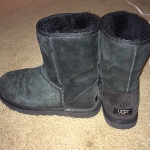 Authentic worn black uggs size 8 !