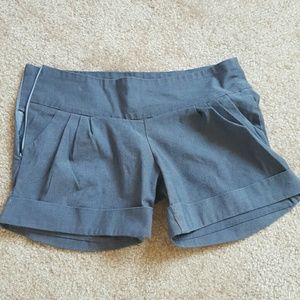 Cute dark gray, cuffed shorts!