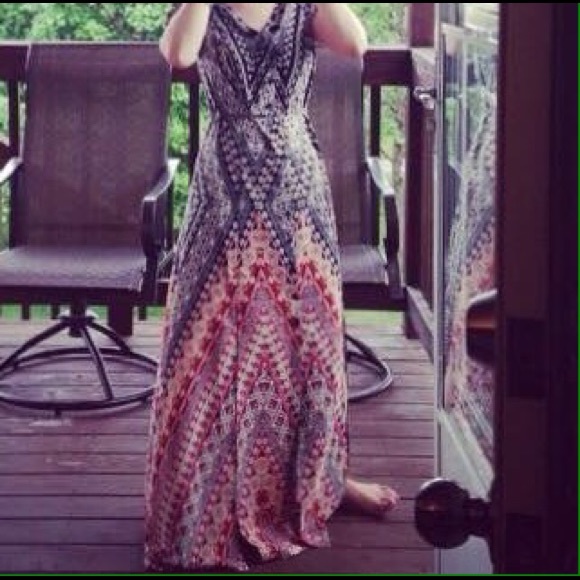 Beautiful maxi dress with splits in the front. - Picture 4 of 4