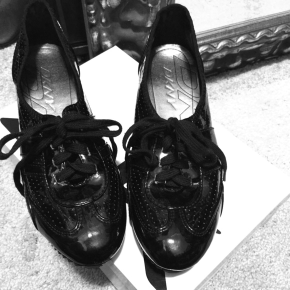 DKNY Sneakers