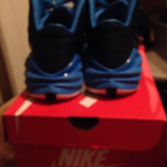 2013 Woman's Hyperdunks - Picture 2 of 2