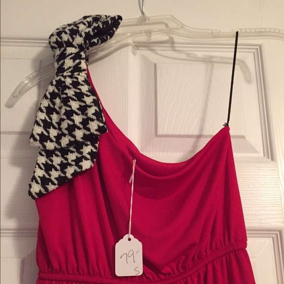 Crimson bow dress - Picture 3 of 4