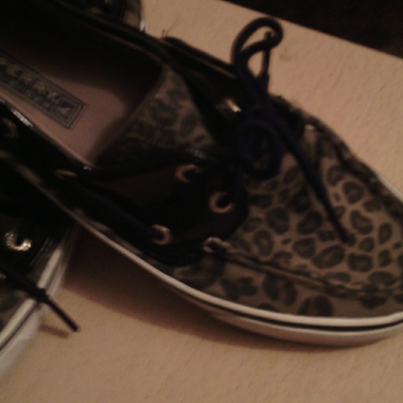 Slip on sneakers