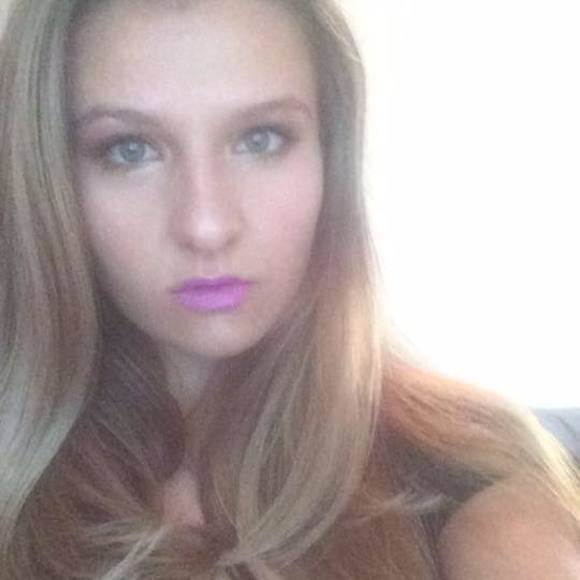 Meet your Posher, Danielle - Picture 1 of 1