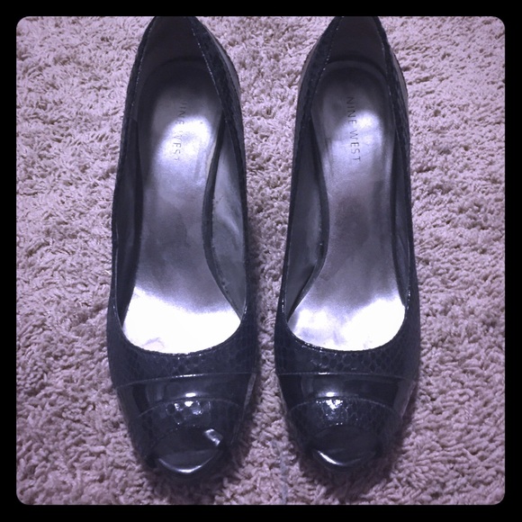 Black snakeskin, Nine West high heels