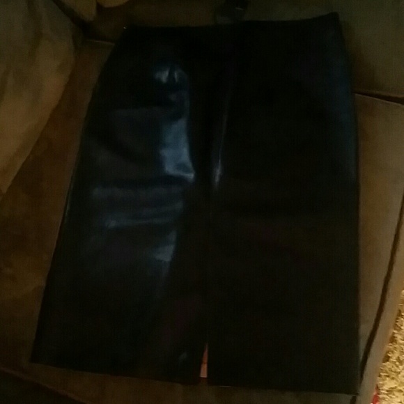 🚫sold🚫 HP 🎉🎊 (Fashion Week Chic)Zara skirt - Picture 3 of 4