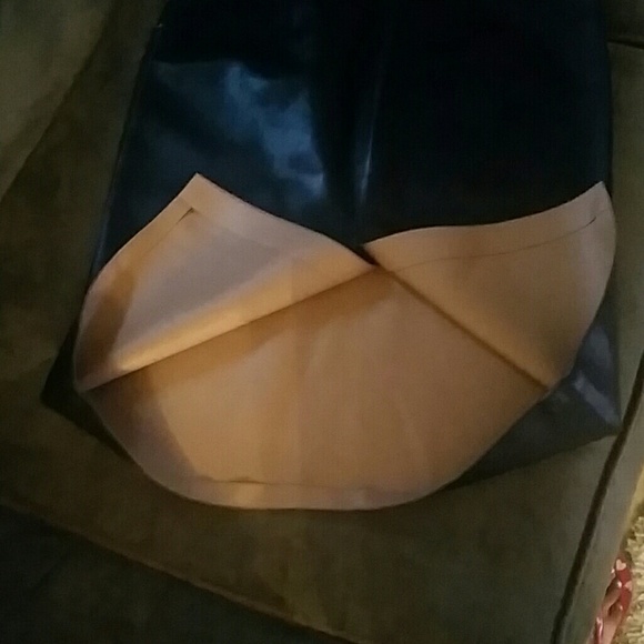 🚫sold🚫 HP 🎉🎊 (Fashion Week Chic)Zara skirt - Picture 4 of 4