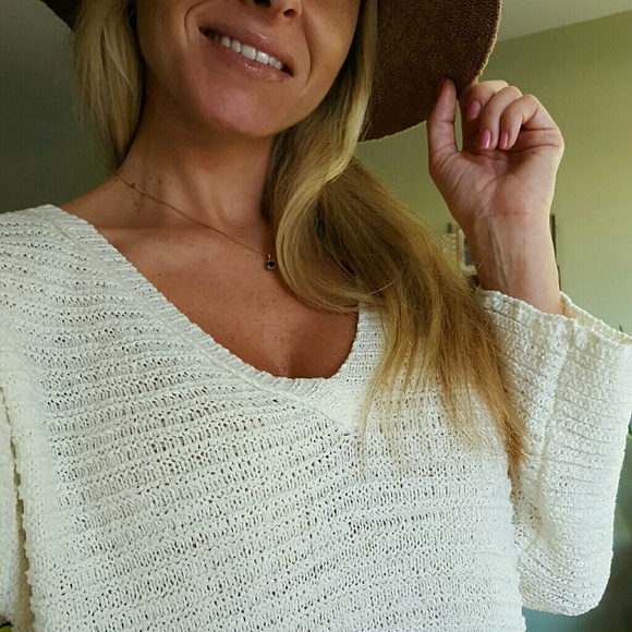 RESERVED SALE▪ Loose Knit Ivory Sweater - Picture 2 of 4