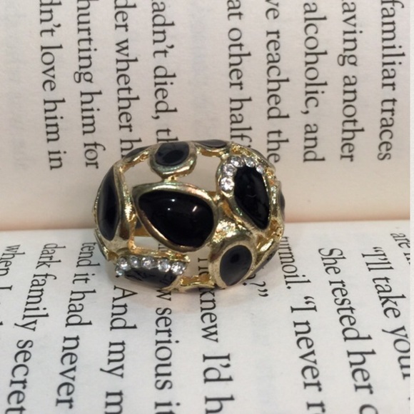 Black tear drop enamel rhinestone ring - Picture 3 of 3