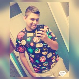 Meet your Posher, Cesar