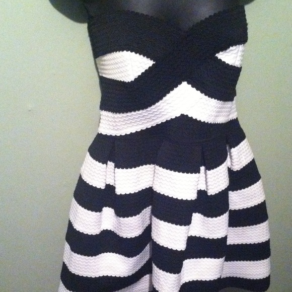 Black and white - Picture 2 of 2