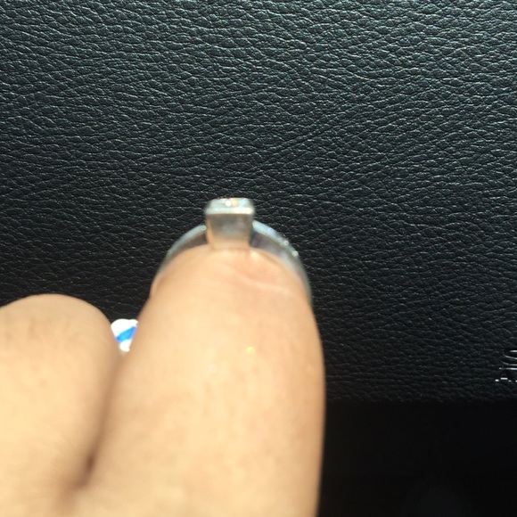 🚫 SOLD 🚫Diamond Ring 💙 - Picture 2 of 2