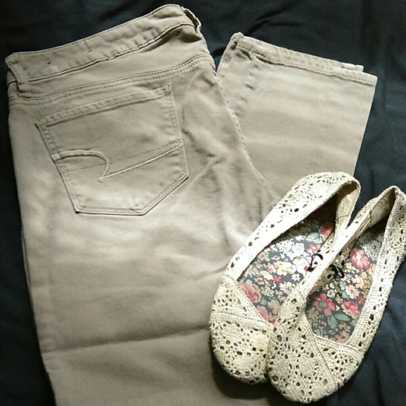 ✨SOLD✨ ✴NEW LISTING✴ American Eagle Skinny Jeans