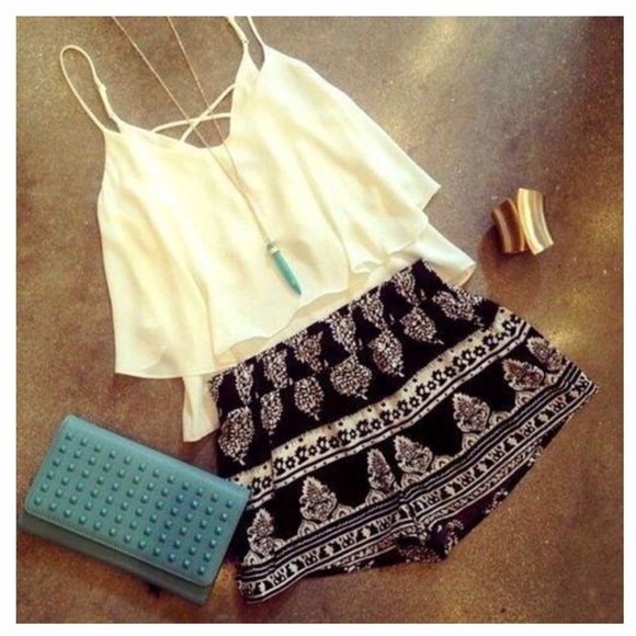 Francesca's White Two-Tiered Tank ❌SOLD❌