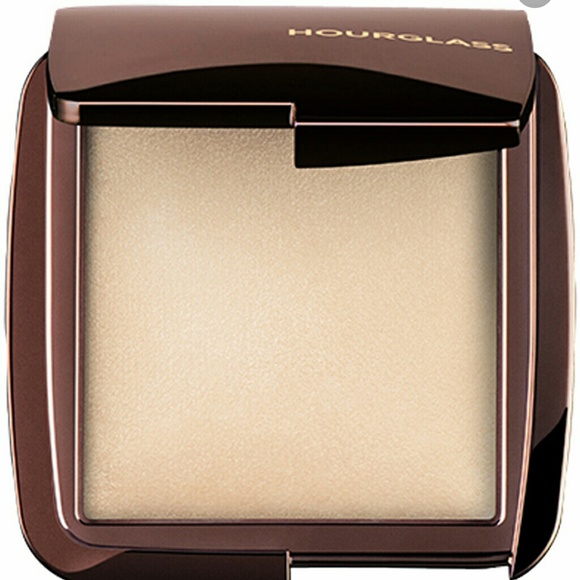 HourGlass defused light. Ambient lighting powder