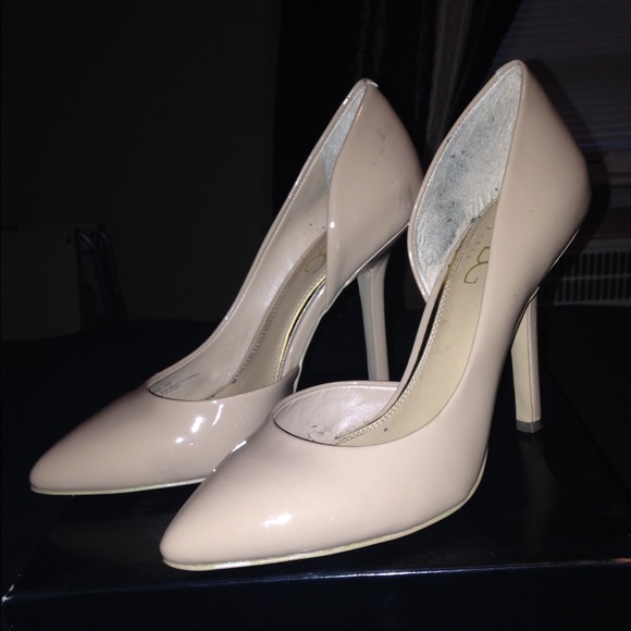 BCBG pumps