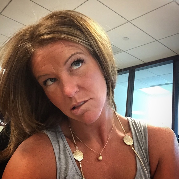 Meet your Posher, Tricia - Picture 1 of 1