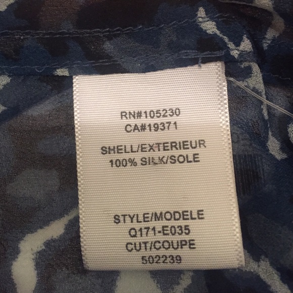 Equipment Femme Blue Camo print silk shirt sz M - Picture 3 of 3