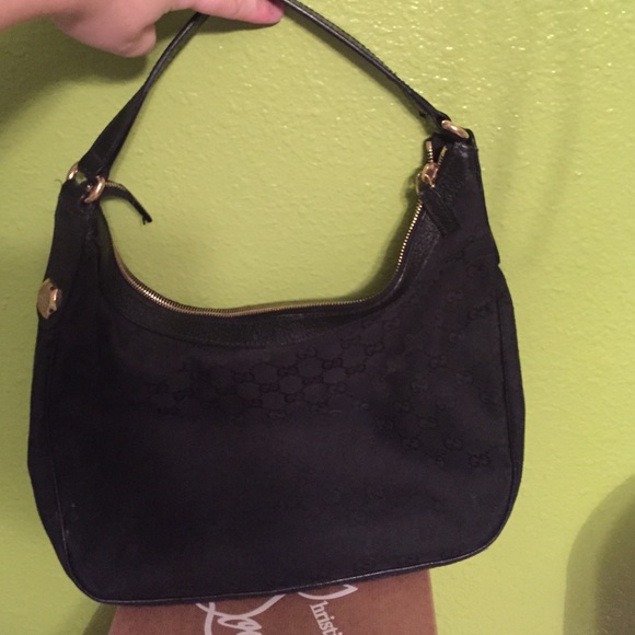 RESERVED for thesscbanaag*Gucci shoulder bag