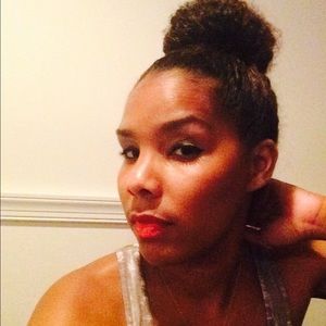 Meet your Posher, Ayanna