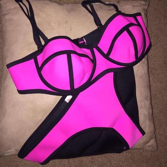 Ebuddy Neoprene Structured Bikini - Picture 1 of 3
