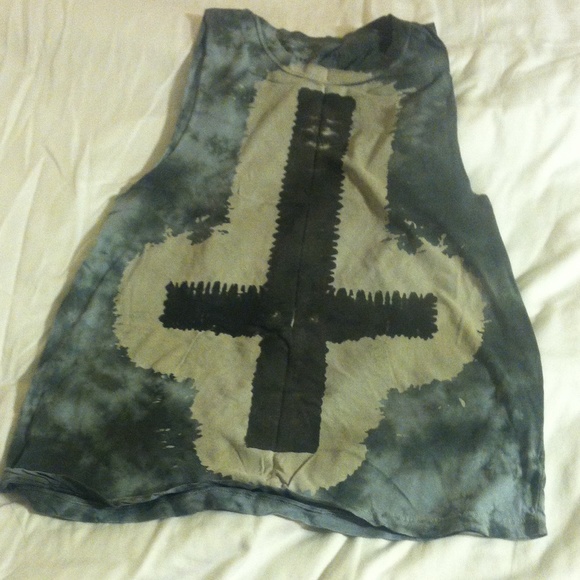 Muscle tee