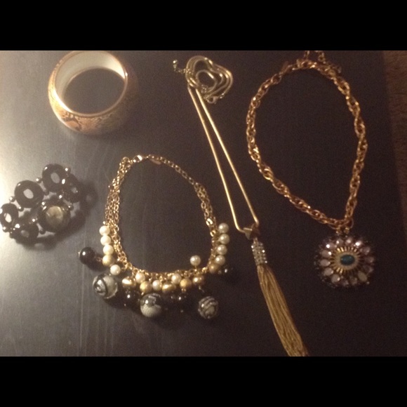 NY&Co Jewelry Bundle - Picture 2 of 2