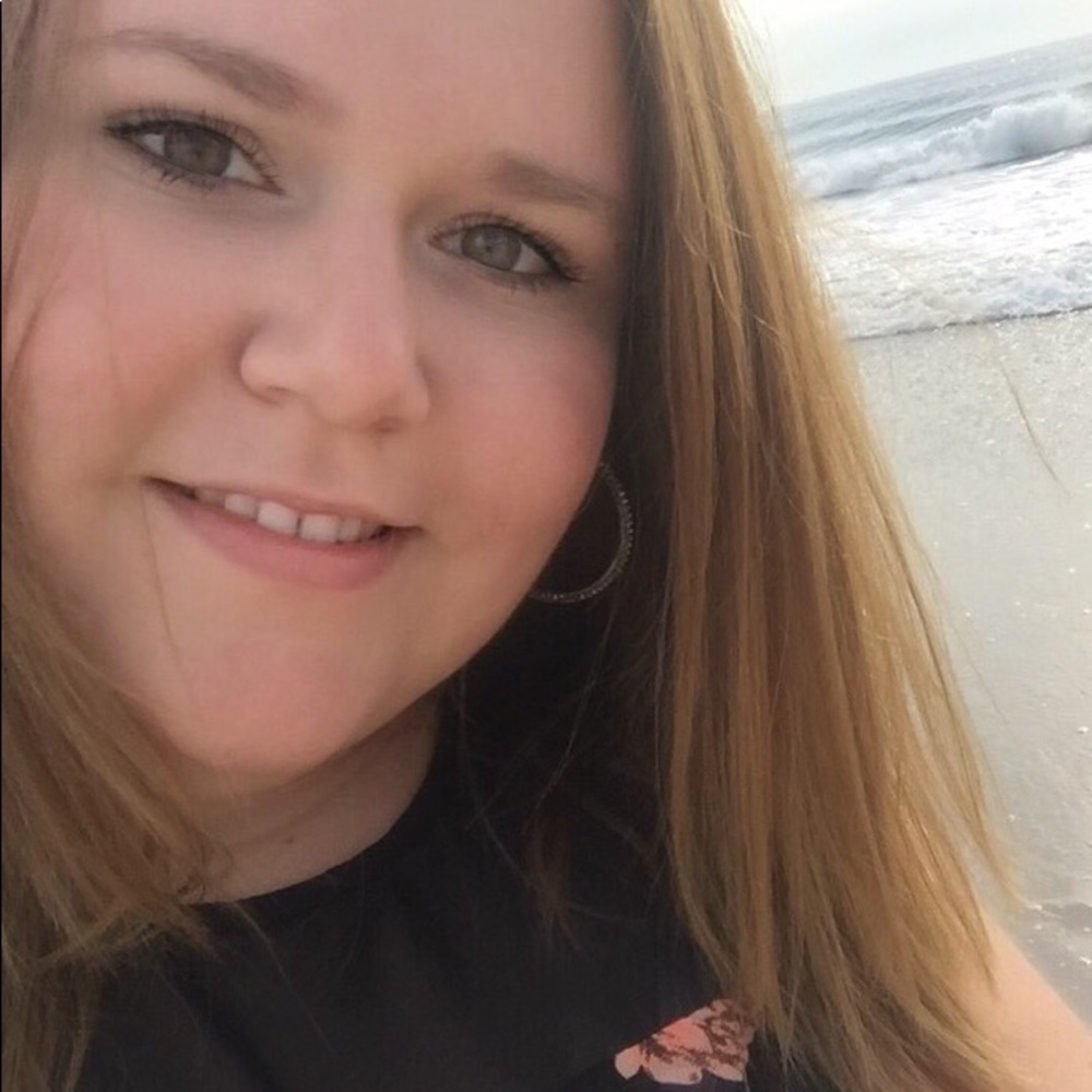 Meet your Posher, Lauren