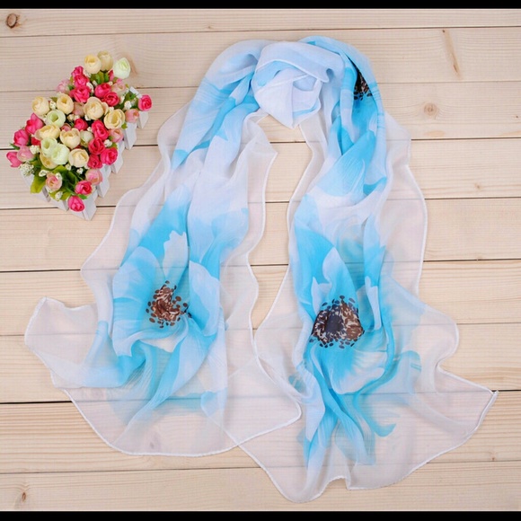 Flowery scarf