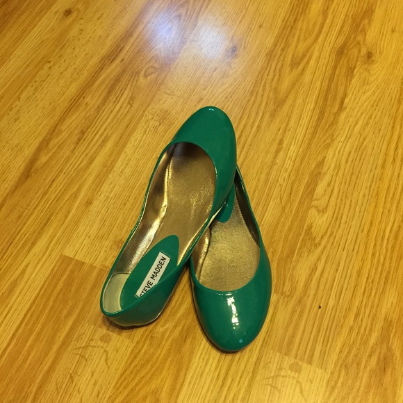 Green Steve Madden flats