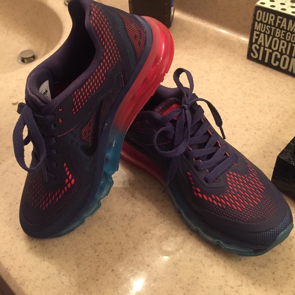 Nike Air Max women's size 7