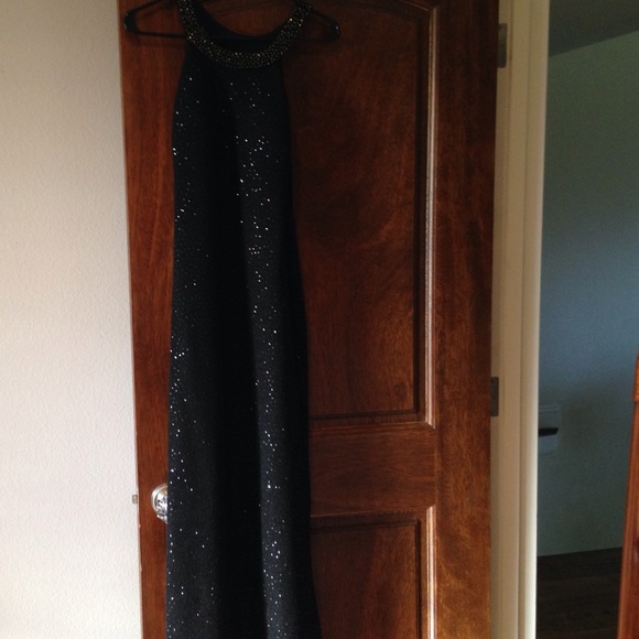 Prom dress - Picture 2 of 4