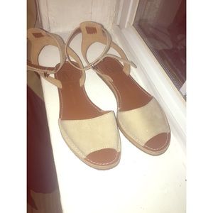 Never worn  signature Vince Camuto sandals !