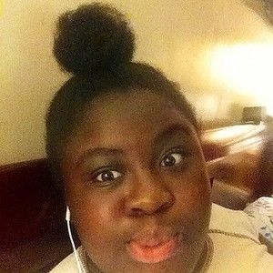 Meet your Posher, Vee