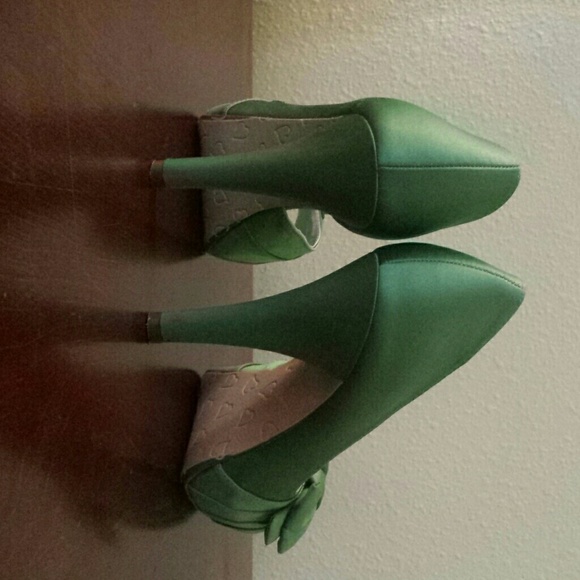 High Heels - Picture 3 of 3