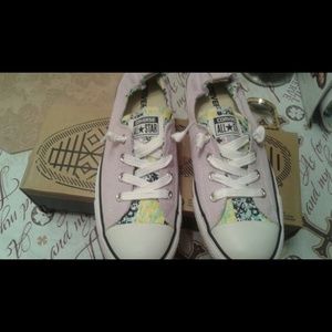 All stars converse sneakers