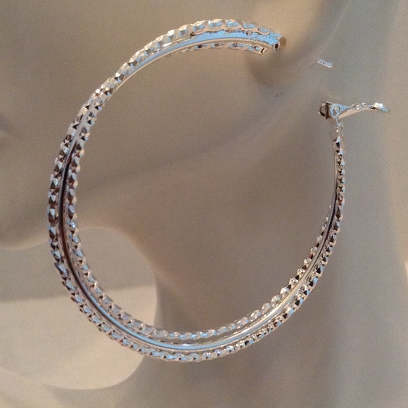 Jewelry - 🆕.925 Silver Earrings💎💎