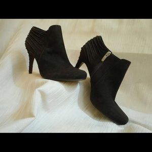 !! MUST GO!! ENZO ANGIOLINI Suede Bootie