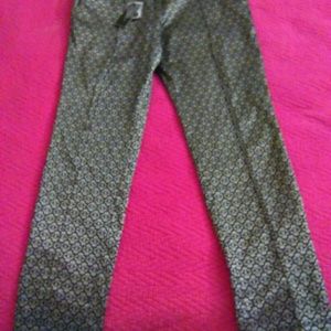 Romeo & Juliet Couture Pant Large New w/tags.
