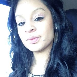 Meet your Posher, Alma