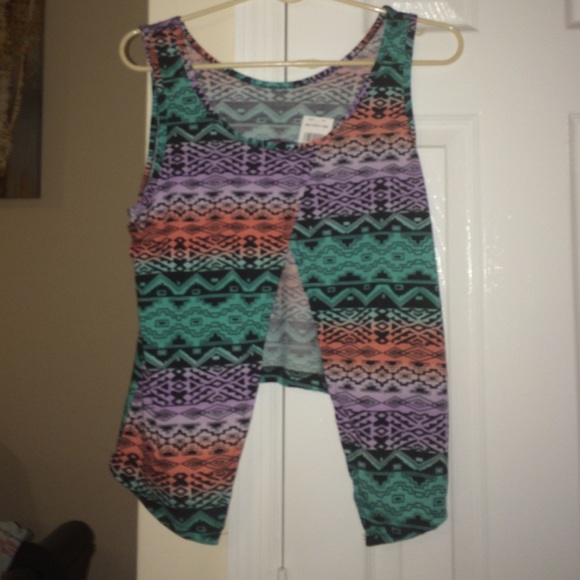 Brand new Summer Top !!! - Picture 2 of 4