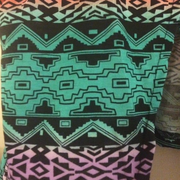 Brand new Summer Top !!! - Picture 3 of 4