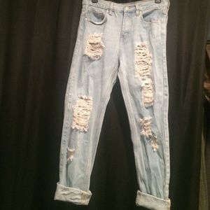 Brandy Melville BOYFRIEND ripped jeans!!