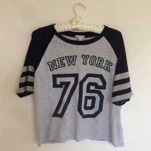 ✋🏼RESERVED : New York Top✨