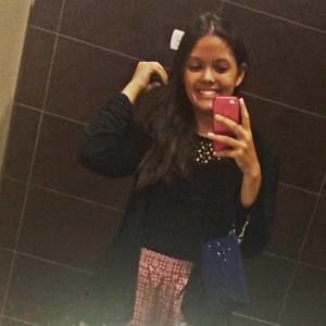 Meet your Posher, Camila