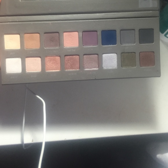 LORAC PRO PALETTE 2 - Picture 2 of 4