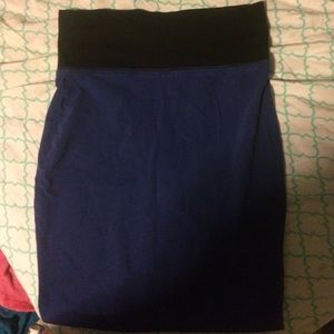 Tight (Pencil Skirt ?) Blue/Purple
