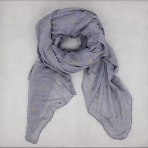 Scatter gold heart scarf in gray