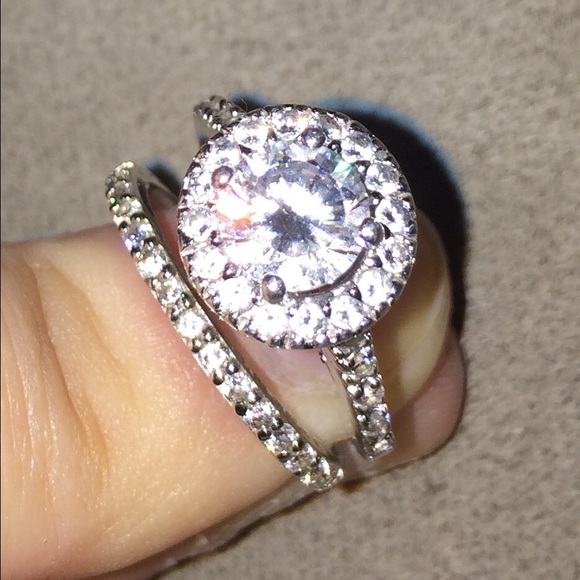 Ring w/ band