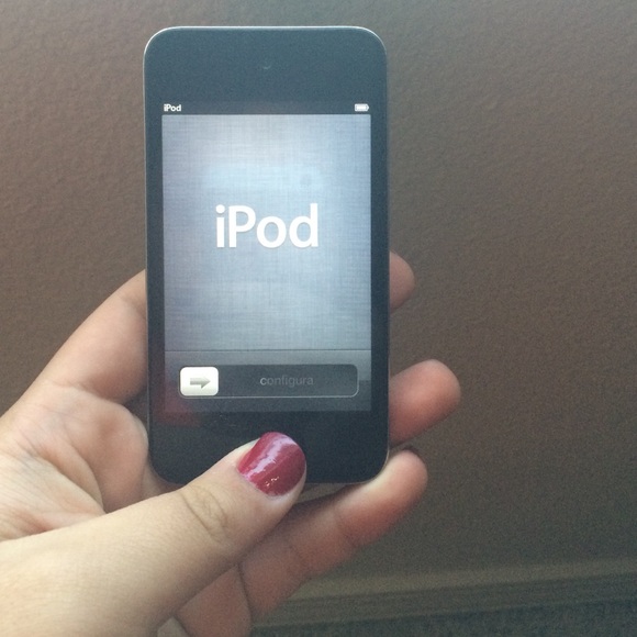 iPod - Picture 3 of 3